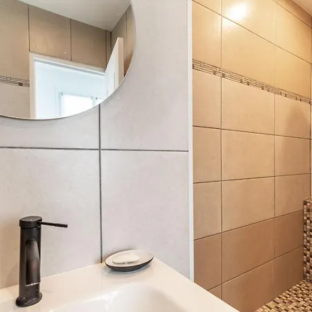 Cosy - A Lovely In The Heart Of * Paris